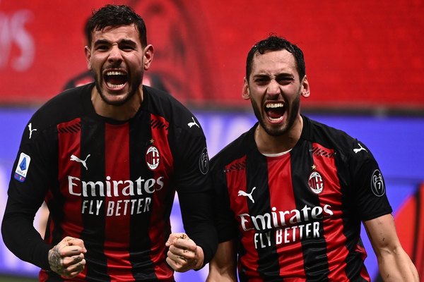 El líder Milan gana al extremo y sigue como líder indiscutible