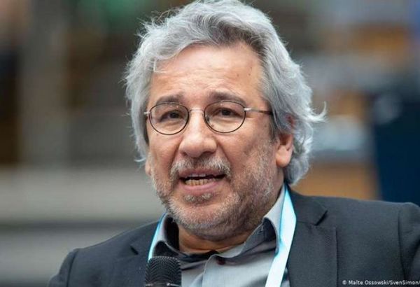 Turquía condena a 27 años por espionaje y terrorismo al periodista Can Dündar