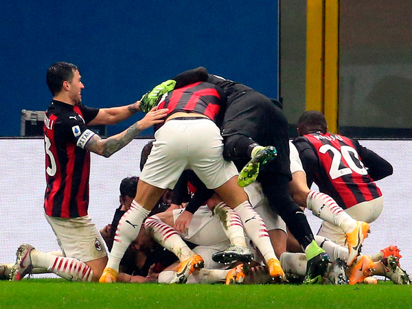 Milan y una agónica victoria para sostener el mando de la Serie A