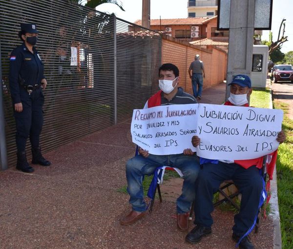 Trabajadores piden poder jubilarse y acceder a cobertura social - Nacionales - ABC Color