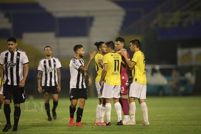 Samudio 'aplaude el esfuerzo' y califica de 'dolorosa' la derrota