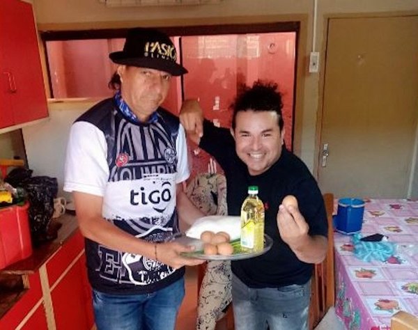 Crónica / Hizo tortillas con remera de la “O”