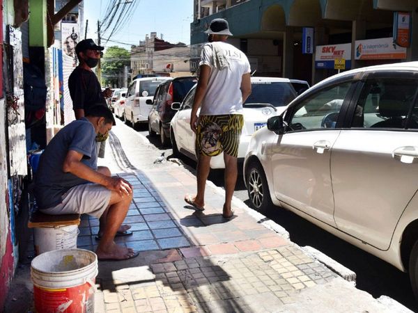Operativo fallido: Cuidacoches y limpiavidrios siguen en las calles