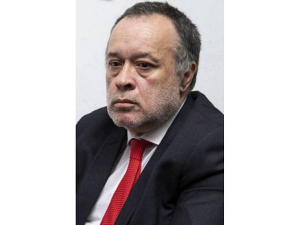 Justicia absuelve a acusado del atentado de la AMIA