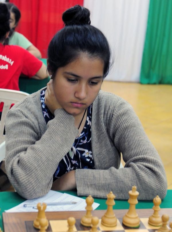 Fuerza importante en el Cerrado del Sajonia - Polideportivo - ABC Color