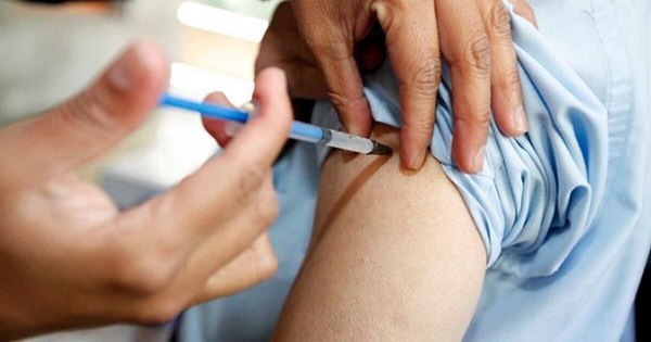 La Nación / Llegan las primeras 10 mil vacunas contra el COVID-19 a Chile