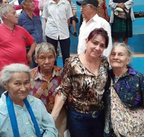 Condenan a mujer que falsificó firmas de sus padres fallecidos para adueñarse de inmuebles – Diario TNPRESS