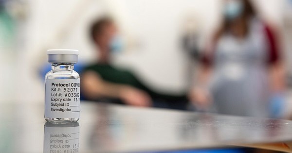 La Nación / Oxford y AstraZeneca presentan vacuna al regulador del Reino Unido