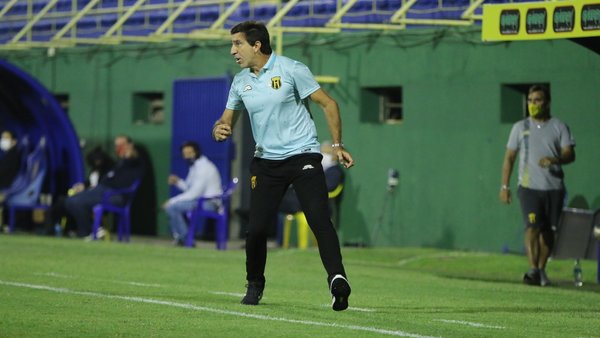 Gustavo Costas: “Me gusta ver felices a mis jugadores, me pone muy contento” - Megacadena — Últimas Noticias de Paraguay