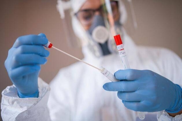 HOY / Estudio afirma que nueva cepa de COVID-19 es entre 50% y 74% más contagiosa