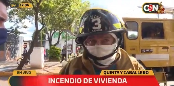 Bomberos controlan incendio en vivienda de Asunción