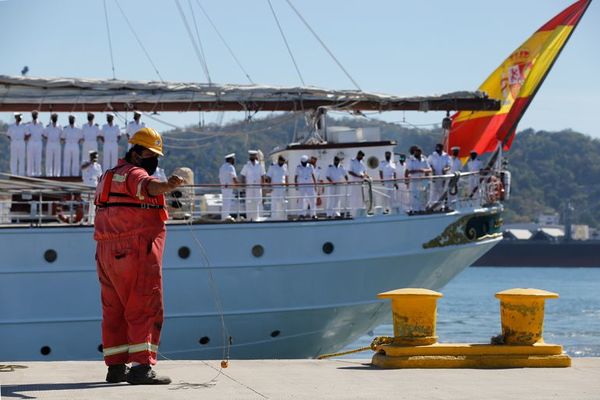 El buque español Elcano llega a México al recrear el viaje de Magallanes - Mundo - ABC Color