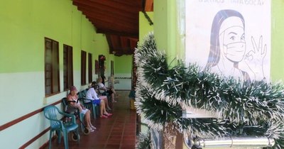 La Nación / Abuelitos piden un poco de cariño como regalo de Navidad
