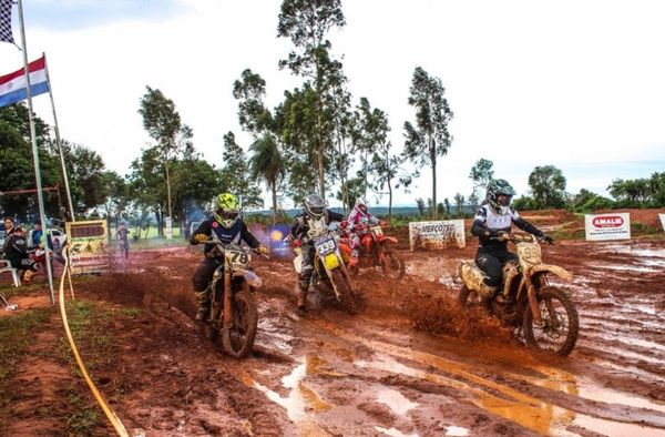 Apasionantes jornadas de Motocross y Velocross - Automovilismo - ABC Color
