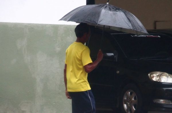 Anuncian viernes caluroso y húmedo con chaparrones y tormentas