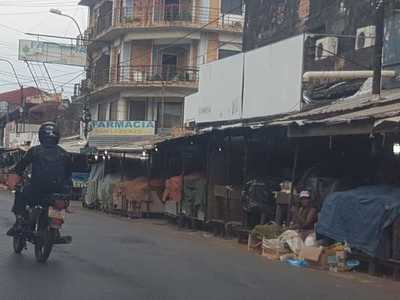Lucen vacías calles y avenidas de San Lorenzo en Navidad » San Lorenzo PY