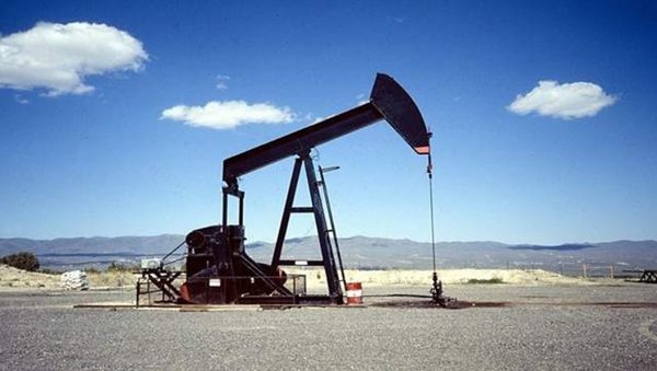 Cae el precio mundial del petróleo