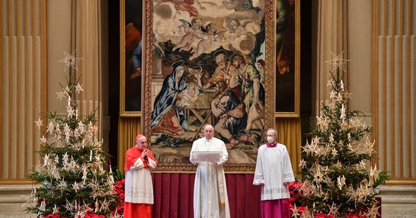 La Nación / “Necesitamos más que nunca la fraternidad”, dice el papa en Navidad
