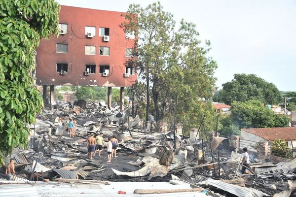 Solicitan evaluar riesgo de derrumbe de edificio afectado del Cabildo - Nacionales - ABC Color