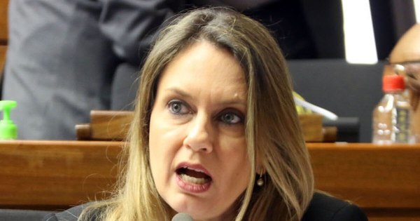 La Nación / Reflexiones navideñas sobre Petropar: Rocío Vallejo cuestiona escándalo con Procuraduría