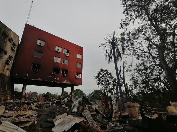 Edificio patrimonial de El Cabildo no se vio afectado por el incendio