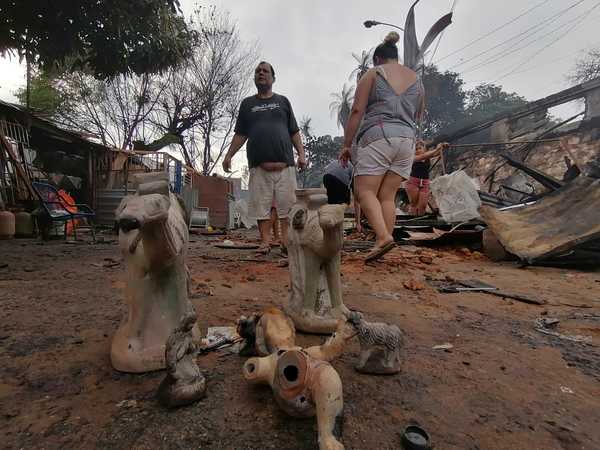 Incendio en la Chacarita: Afectados deben ser trasladados a un lugar definitivo con mejores condiciones, según senador » Ñanduti