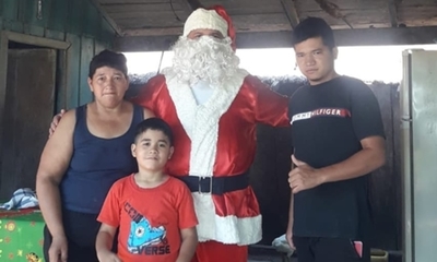 Papá Noel visitó a “Jaka”