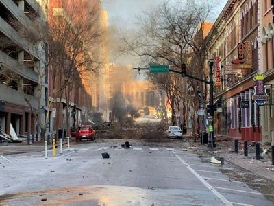 EE.UU.: Tres heridos tras la explosión de un coche bomba en Navidad