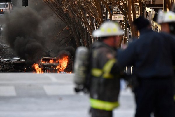 Explosión en Nashville: autoridades encuentran restos humanos cerca del lugar de la detonación