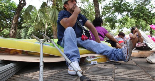 La Nación / El incendio en la Chacarita afectó a 105 familias