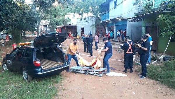 Crónica / Le mató a su vecina por unas bombitas