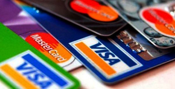 UNIFICAN TOPE DE TASAS Y DESDE ENERO COMPRAR CON TARJETAS SERÁ MÁS CARO