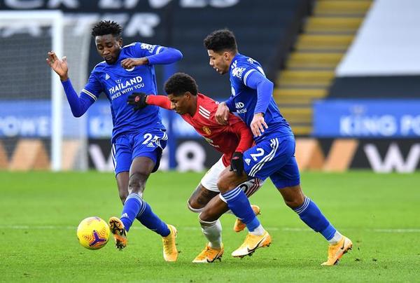 Leicester y Manchester United se frenan con un empate