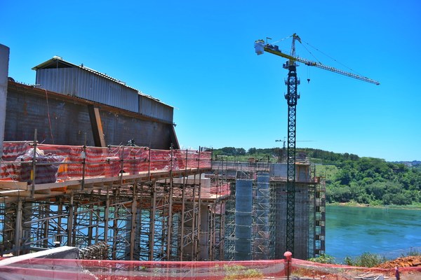 Obras del Puente de la integración cerrará el año con 50% de avance | .::Agencia IP::.
