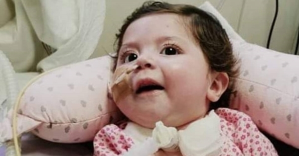Bianca y sus padres pasaron su primera navidad "pegaditos"