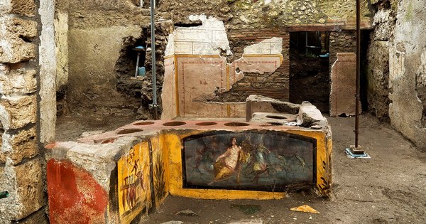 La Nación / Descubren en Pompeya un termopolio, “fast-food” antiguo, intacto