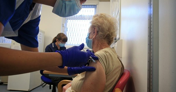 La Nación / Paraguay ve a la región y al mundo recibir vacunas antiCOVID-19; mientras Salud aún “negocia” con laboratorios