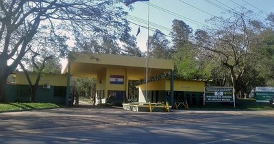 La Nación / Desde políticos acusados de corrupción a un exfiscal general, Viñas Cué alberga a integrante del EPP