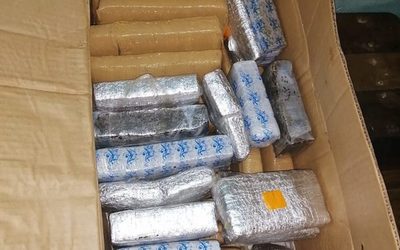 Incautan 38 panes de marihuana dentro de Tacumbú