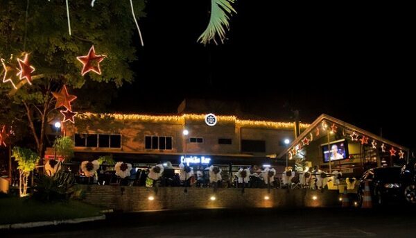 Policía "agua la fiesta" en Capitão Bar por aglomeración