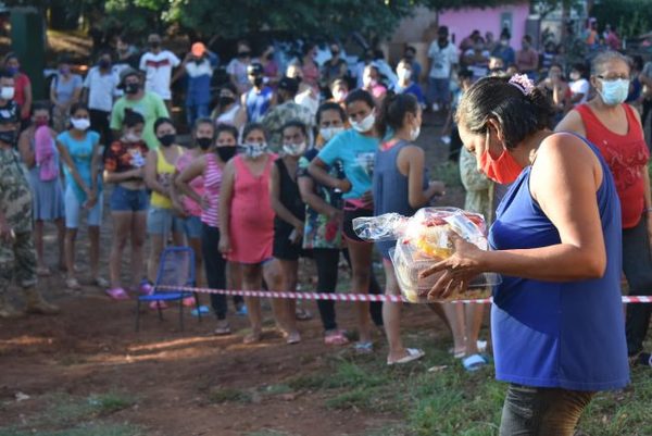 LA UNAE OFRECIÓ UNA CENA SOLIDARIA PARA FAMILIAS CARENCIADAS