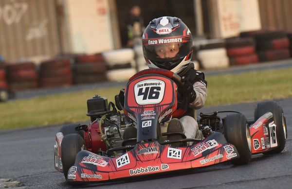 Al podio por los trofeos - Automovilismo - ABC Color