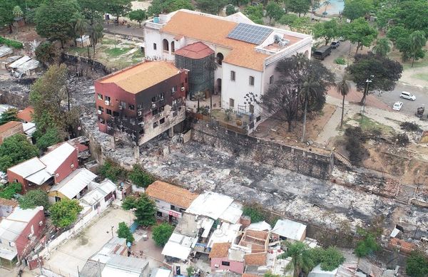 Autoridades son cómplices del siniestro y   destrucción del patrimonio histórico - Nacionales - ABC Color