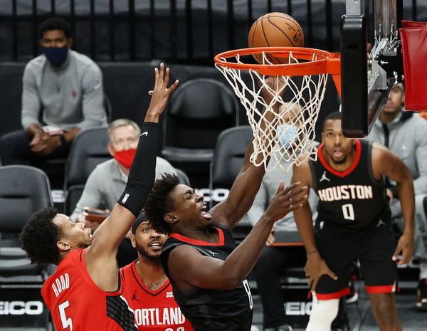 McCollum da agónico triunfo a Portland ante unos Rockets diezmados - Básquetbol - ABC Color