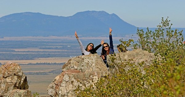 La Nación / Grupos de viaje a Brasil y turismo interno son furor en redes