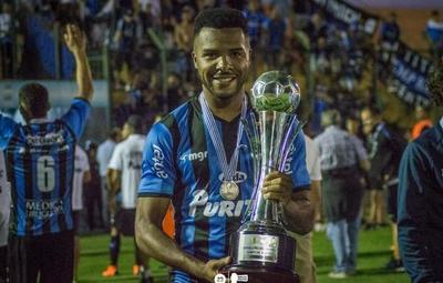 Murió el futbolista Maximiliano Pereira