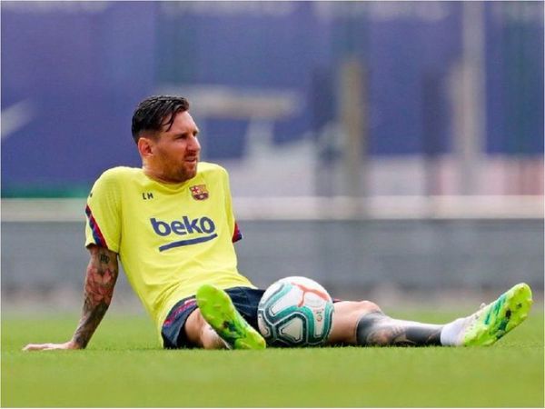 Messi no entrena y no jugará ante el Eibar