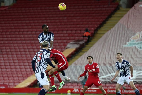 Liverpool ve reducida su ventaja tras igualar ante el West Brom