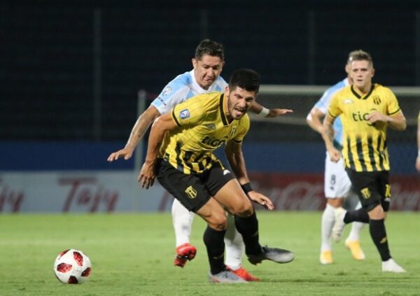 Guaraní se mete en la final tras un partido cargado de polémica