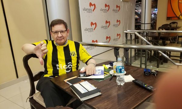 Tras victoria de Guaraní, Carlos Martini pateó hacia su propio arco